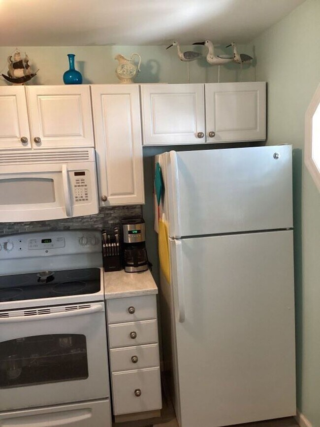 Photo - 6+ MONTH RENTAL-Temporarily discounted to ...