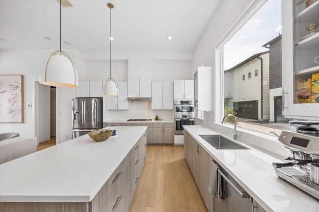 Building Photo - 9811 Mocking Bird Hill Ln