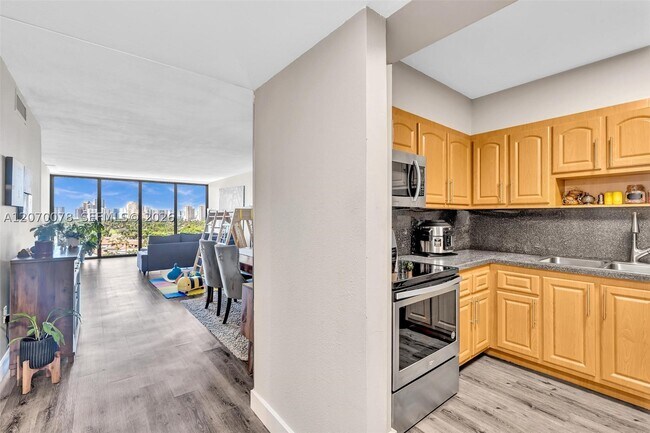 Photo - 3375 N Country Club Dr Unit 905
