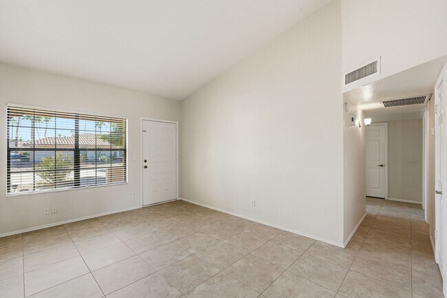 Photo - Charming 3 Bedroom, 2 Bathroom Home in the...