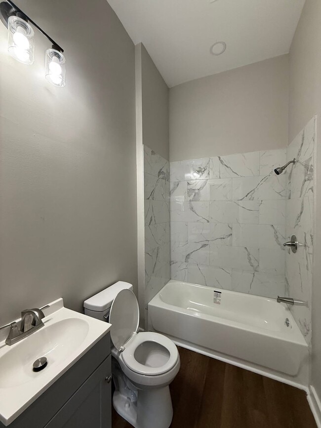 Photo - 233 E Cambridge Ave