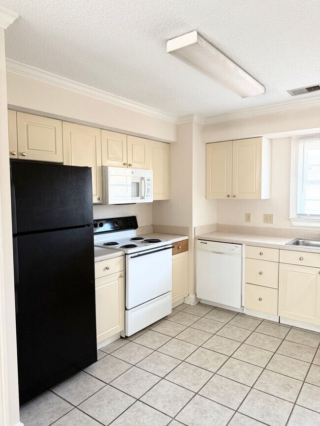 Photo - Lexington-Offering Self Guided Tour with RENTLY!