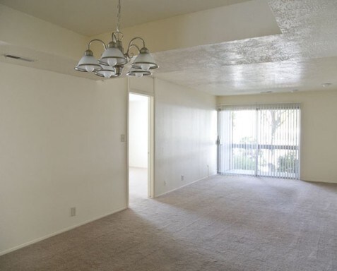 Photo - 1587 S Foothill Dr