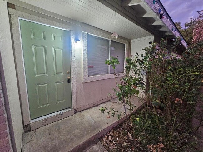 Photo - 6715 Sandshof Dr