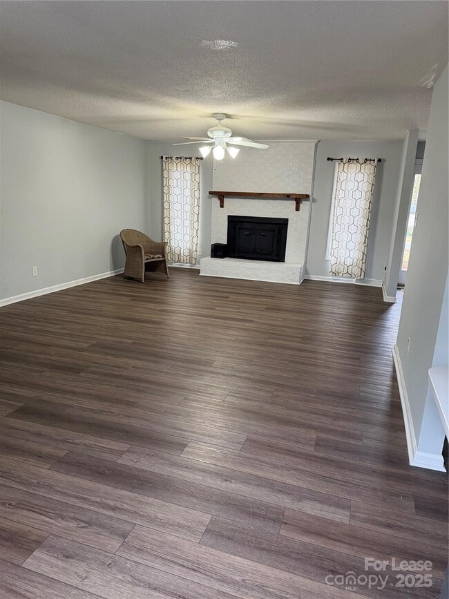 Photo - 609 Catawba Cir N