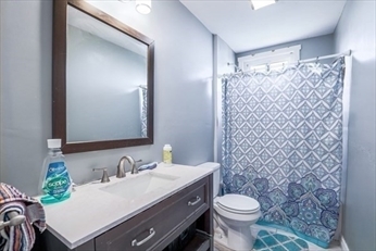Bath room - 51 Willard St Apartments Unit 2