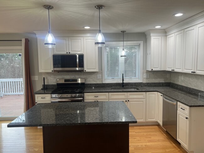 Photo - 131 Merrill Ave