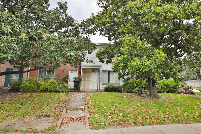 Building Photo - 8202 Fondren Rd Unit 23 Rental