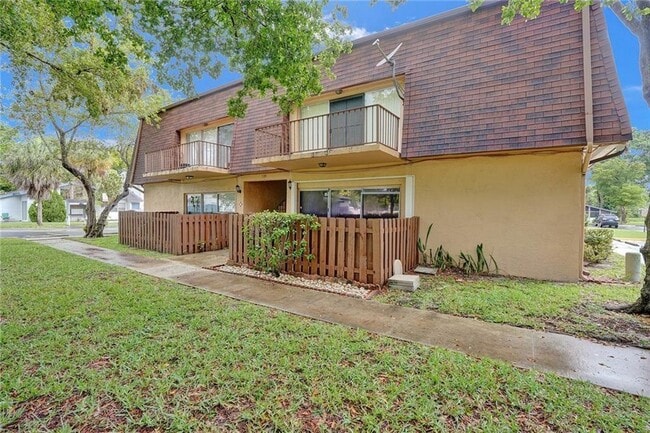 Photo - 7101 W Sunrise Blvd Unidad D2 Rental