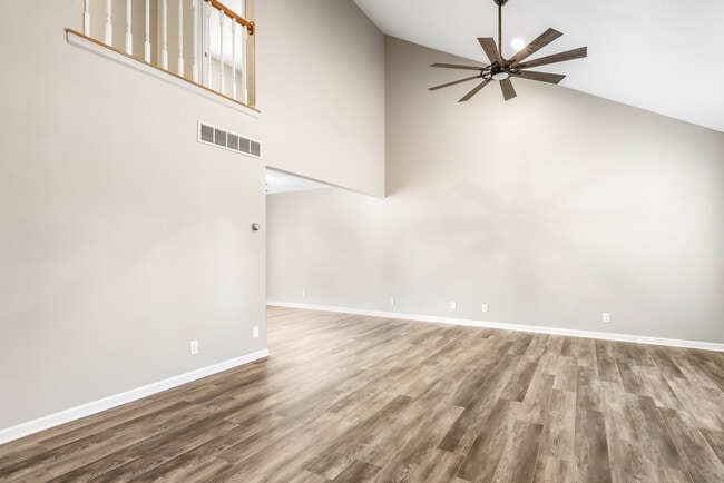 Photo - 194 Clyde Ave