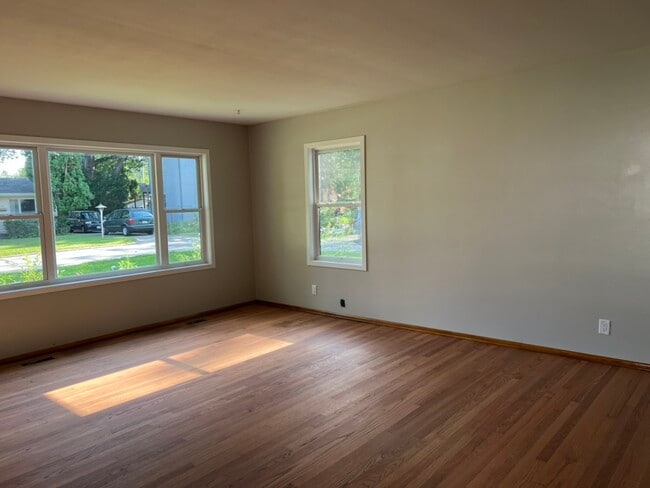Photo - 706 Whiting Ave