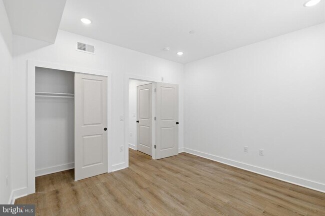 Photo - 2146 N Franklin St