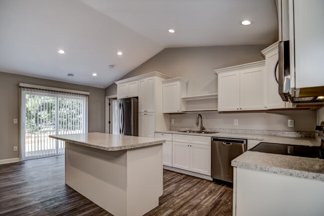 Photo - 1603 Charleston Dr