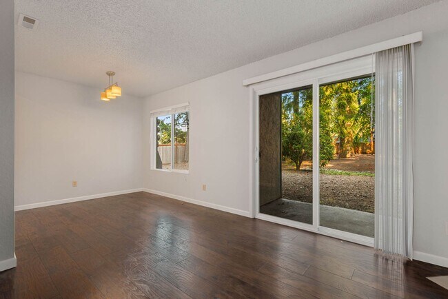 Photo - 14022 Juanita Dr NE