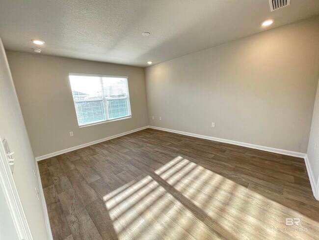 Photo - 20615 Mercury Dr