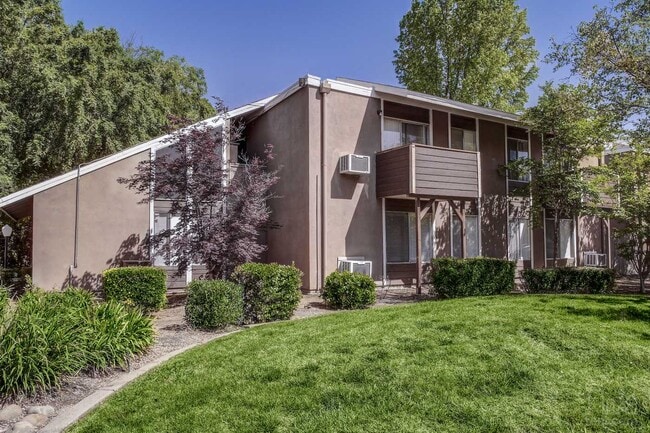 Creekside Apartments - Creekside Apartments