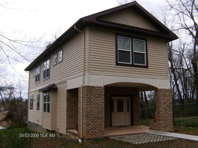 Photo - 625 Green St