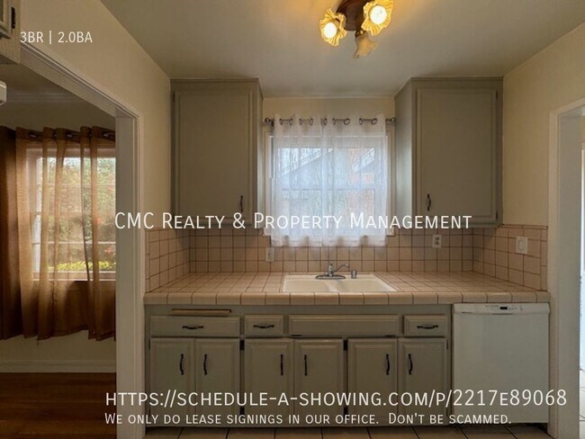 Photo - 3 bed & 2 bath home in EAST side Long Beach