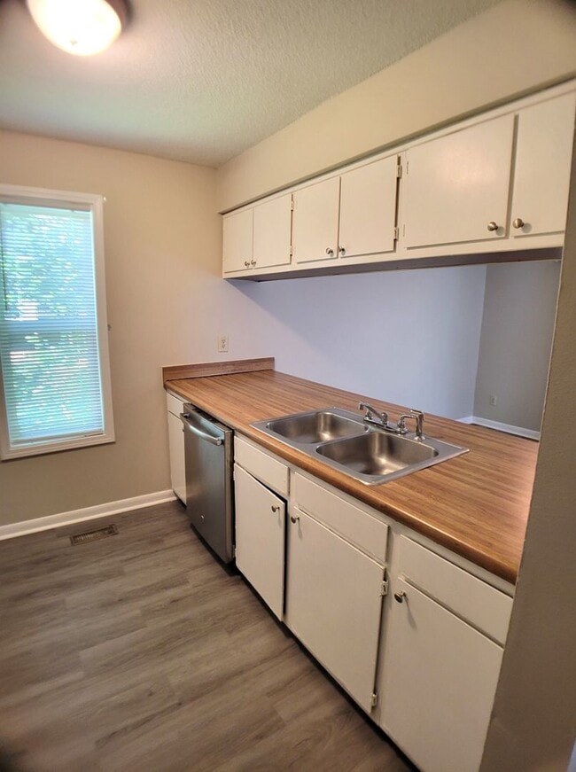 Photo - WAYNE5351 Unit B