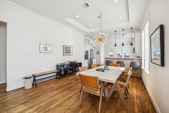 Photo - 304 Walton St