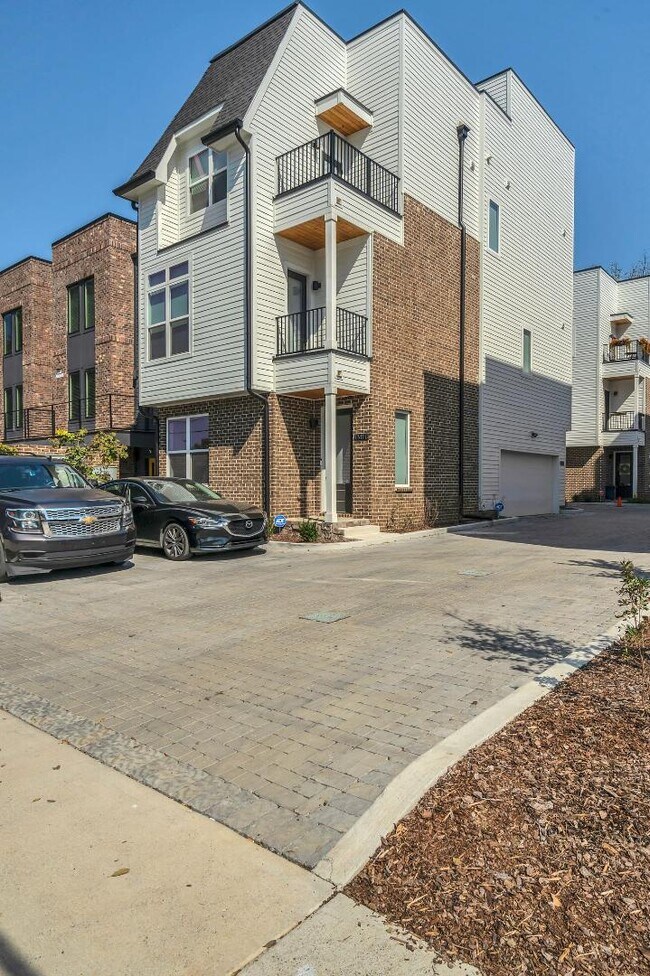 Photo - 121 Neill Ave