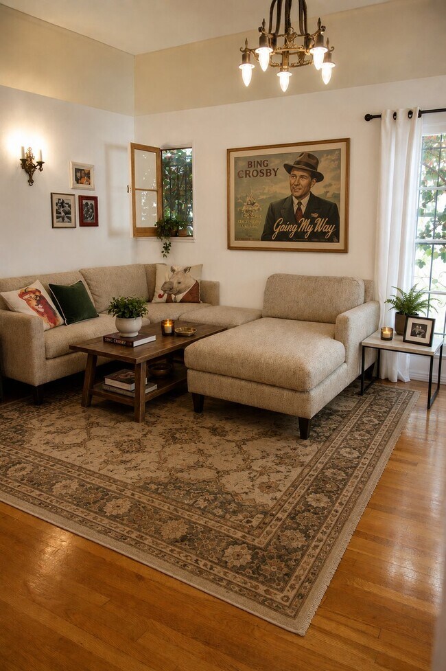 360 Cloverdale Ave Unit 104