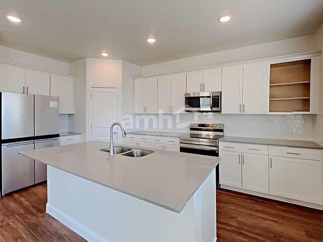 Photo - 332 N Gibbons Ln