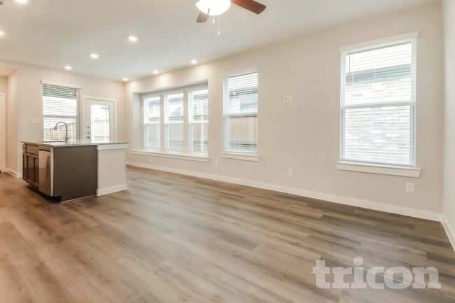 Photo - 8204 Howell Oak Dr