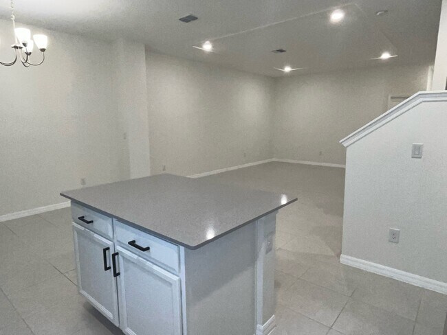 Photo - 5822 Spotted Harrier Wy