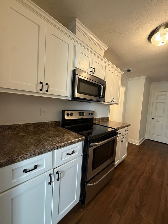 Photo - 3 bedroom, 2 bathroom home with fenced yard in Grovetown, GA