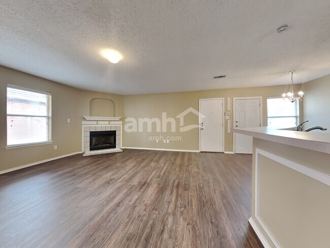 605 Woodlands Manor Dr