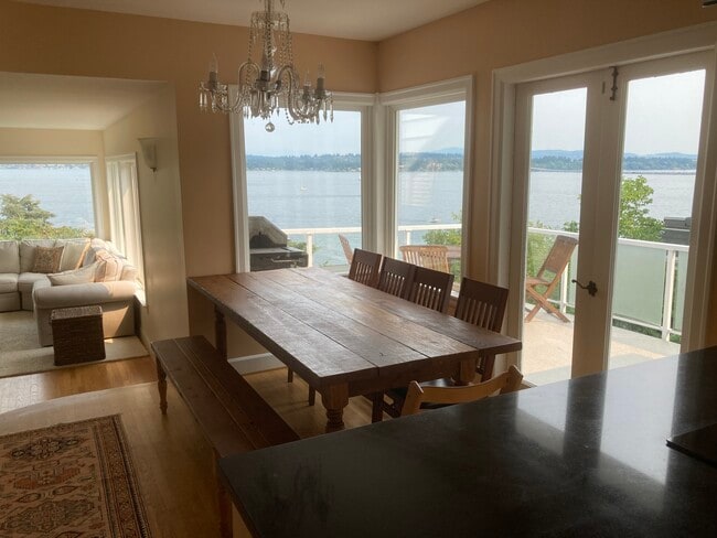 Photo - 3850 50th Ave NE