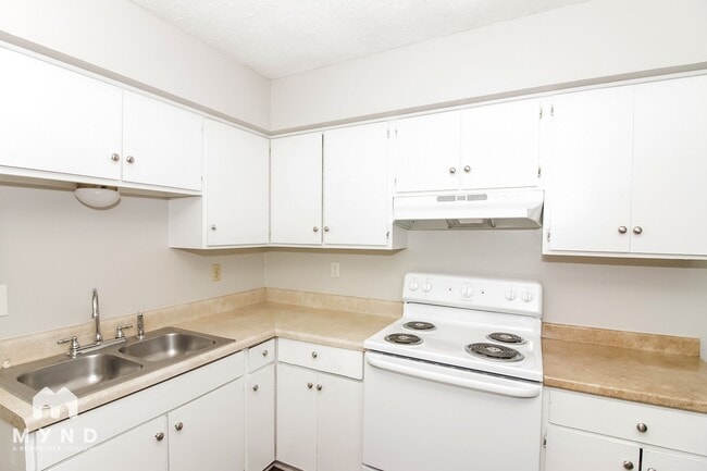 Photo - 6875 Embassy Cir