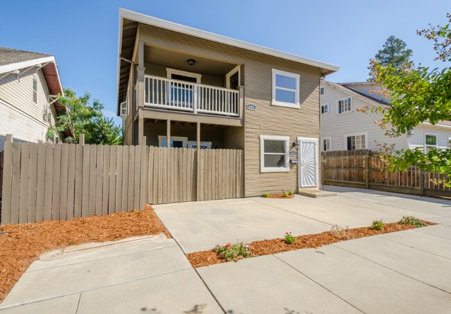 Photo - 4363 4th Ave Unidad lower