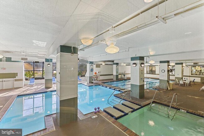 Photo - 205 Yoakum Pkwy Unit 210