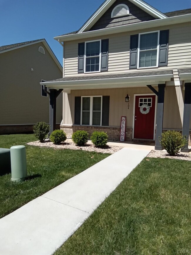 Building Photo - 104 Squire Cir