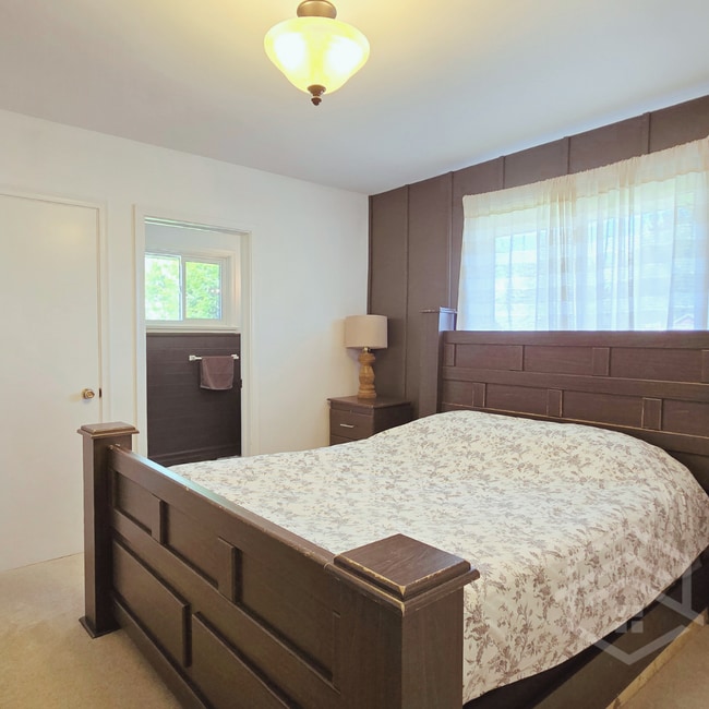 Photo - 3+2 Bedroom House in Springford!!