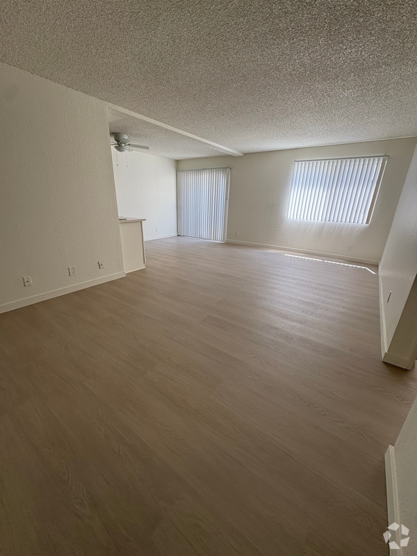 Building Photo - 6925 Haskell Ave Unit 108 Rental
