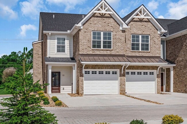 Photo - 207 S High St