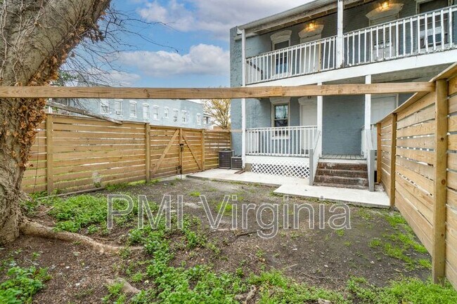 731 W 38th St Unit 2