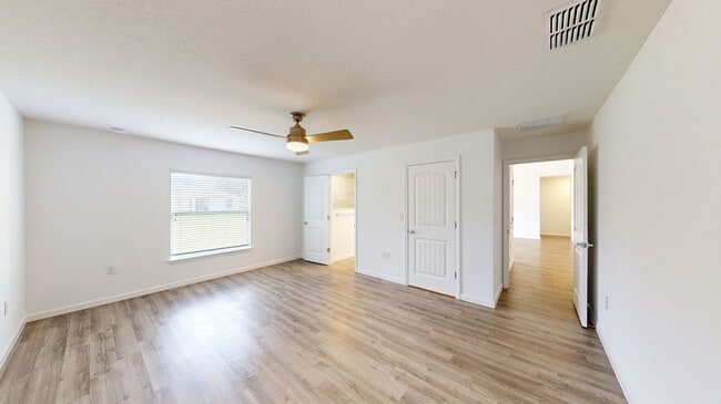 Photo - 100 Angelo Rd SE