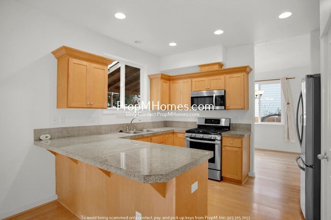 Photo - Spacious Bull Mountain 4 Bedroom Home - Huge Yard!