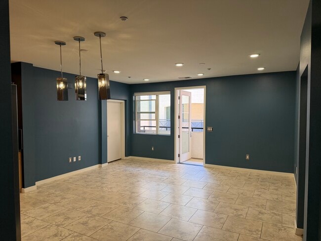 Building Photo - 3650 5th Ave Unit 407