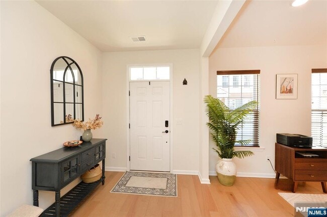 Photo - 60 Litchfield Ln Unidad 603