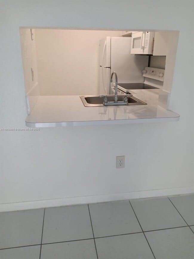 Photo - 9310 Fontainebleau Blvd Unidad 307