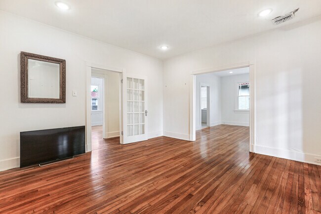 Photo - 5702 Willow St Unit 5702