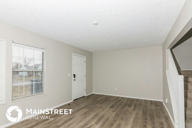 Photo - 2405 Edmonton Rd