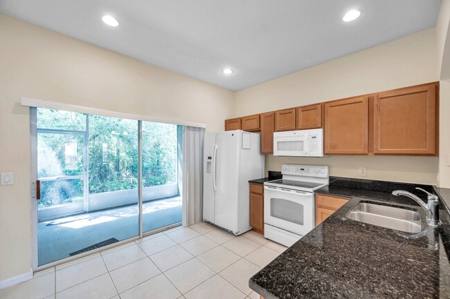 Photo - 31240 Claridge Pl