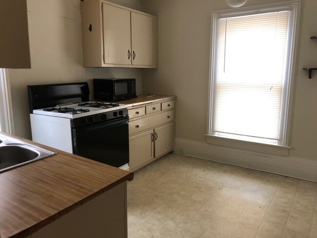 Photo - 516 E Chestnut St Unit 2