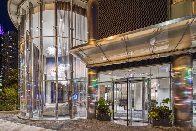 Photo - 727 West Madison